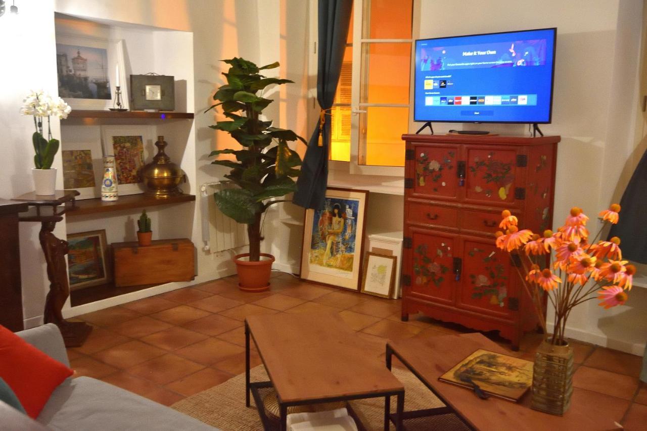 Apartment 33 On The Old Historic Senate Square Ніцца Екстер'єр фото