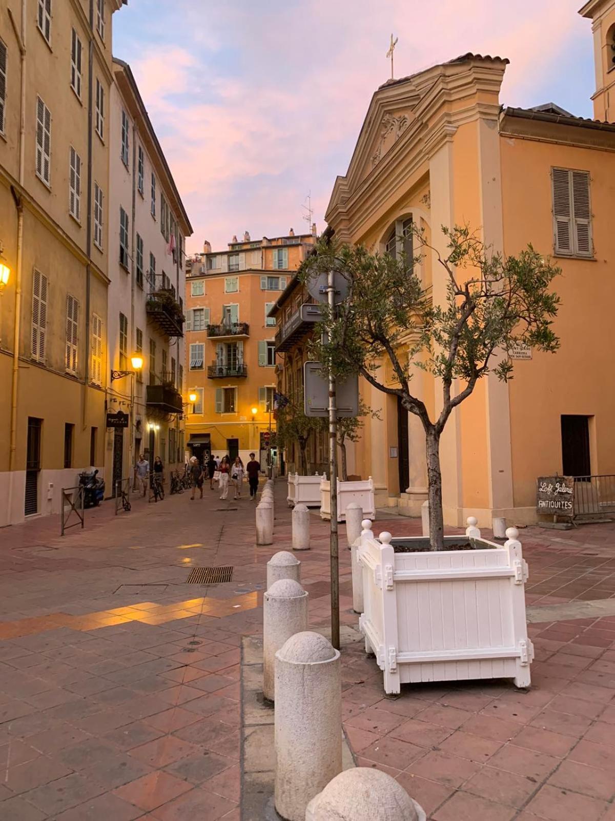 Apartment 33 On The Old Historic Senate Square Ніцца Екстер'єр фото